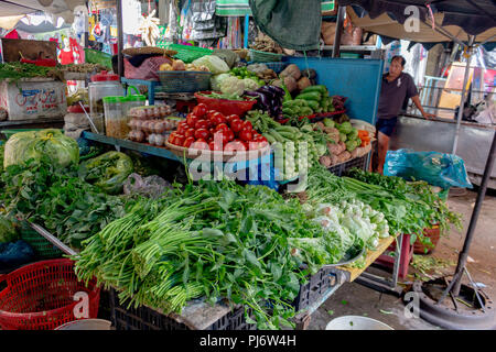 Ho Chi Minh Ville, en Asie - 12 mai 2018 : Des légumes vendus dans un marché local à Saigon Banque D'Images