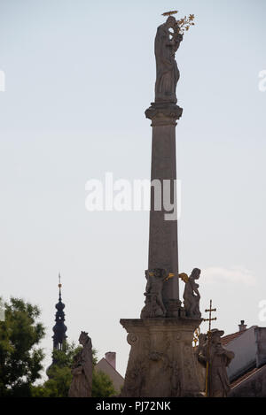 Silhouette de Saint Joseph de la colonne baroque à Trnava, Slovaquie Banque D'Images