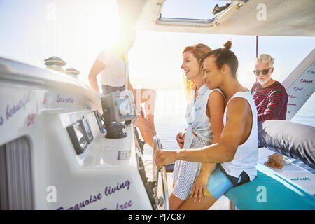 Couple dans la tête de voile Banque D'Images