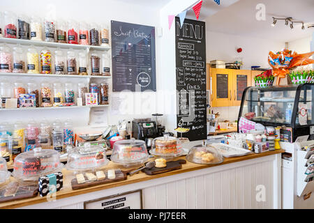 Sweet Boutique, Southam petite ville marchande et paroisse civile dans le quartier Stratford-on-Avon de Warwickshire, Angleterre Banque D'Images