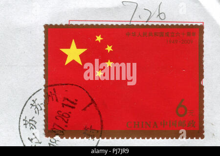 GOMEL, BÉLARUS, 27 août 2018, de timbres en Chine montre droit du drapeau, vers 2009. Banque D'Images