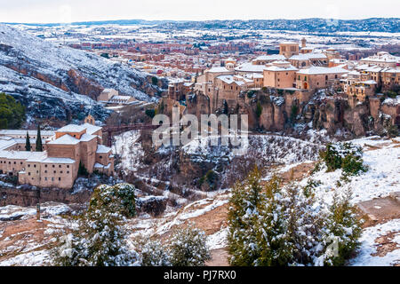 Catedral, Convento de San Pablo y Casas Colgadas. Cuenca. Castilla la Mancha. España. Banque D'Images