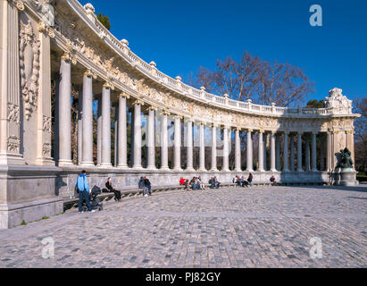 Monumento al Rey Alfonso XII en el Parque de El Retiro. Madrid. España Banque D'Images