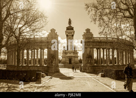 Monumento al Rey Alfonso XII en el Parque de El Retiro. Madrid. España Banque D'Images