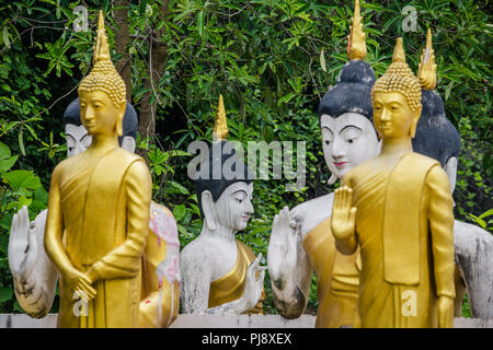 Bouddha thaï golden Banque D'Images