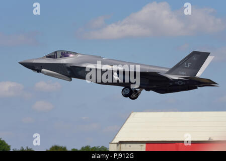 US Air Force Lockheed Martin F-35a Lightning II avion de chasse furtif décollant au Royal International Air Tattoo, riat, RAF Fairford Airshow Banque D'Images