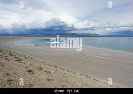 L'Khyargas Nuur, un lac d'eau salée dans le district, la Mongolie. Khyargas Banque D'Images