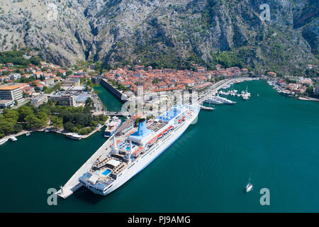 Vue aérienne de la vieille ville de Kotor, Monténégro Banque D'Images