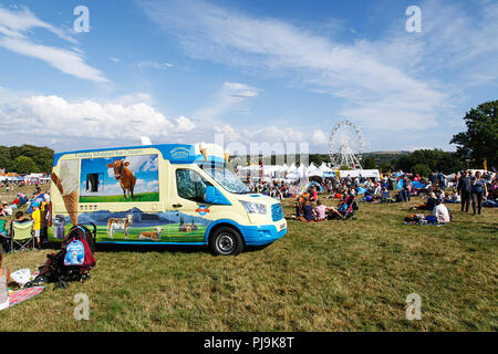 Bristol, UK : Août 09, 2018 : une glace van à Bristol International Balloon Fiesta. L'événement annuel est devenu le plus grand festival de ballons. Banque D'Images