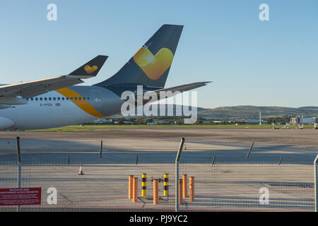 Thomas Cook Airbus A330 vu à l'Aéroport International de Glasgow, Renfrewshire, en Écosse - 10 septembre 2017 Banque D'Images