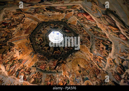 Le Jugement Dernier, immense (3 600) meters² plein air sur l'intérieur de la Coupole du Duomo, Florence, Toscane, Italie Banque D'Images