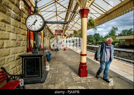 Bury, UK. 5 septembre 2018. L'emblématique Flying Scotsman machine à vapeur revient à l'East Lancashire Railway, Bury, Greater Manchester, pour une série d'essais cette semaine. Le moteur a été rétablie dans la ville et a tenu sa première passe après la restauration. Le train passe par la gare à Ramsbottom. Photo par Paul Heyes, mercredi 05 septembre, 2018. Crédit : Paul Heyes/Alamy Live News Banque D'Images