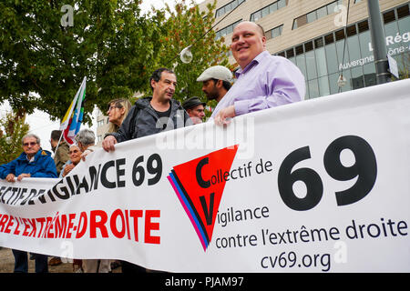 Lyon, France, septembre 6th, 2018 : Répondant à l'appel du groupe de vigilance 69 (Collectif de vigilance 69), membres de partis de gauche et associations dans garhered avant de la région Rhône-Alpes Auvergne AURA (Conseil Régional) des capacités en Confluence, Lyon (Centre-est de la France) pour protester contre l'ouverture, par Marion Marechal Le Pen, de l'ISSEP (Institut de sciences sociales, économiques et politiques), d''une école supérieure de la vie sociale, économique et la science politique, soupçonné d'offrir une éducation contrôlée politiquement. Crédit photo : Serge Mouraret/Alamy Live News Banque D'Images