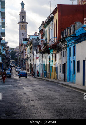 La HAVANE, CUBA - CIRCA MARS 2017 : vue typique des rues de La Havane Banque D'Images