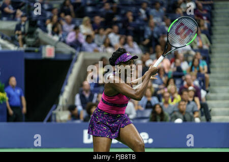 Venus Williams (USA) de la compétition à l'US Open de Tennis 2018.