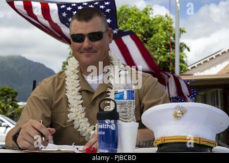 Chef du Corps des Marines des États-Unis Warrent Direction 2 Jeffery Wright, au cours de la flotte juges Kailua Independence Day Parade, New Jersey, Juillet 4, 2018. La région de Kailua a tenu chaque année défilé depuis 72 ans, la célébration de l'Indépendance américaine et la communauté locale. Banque D'Images