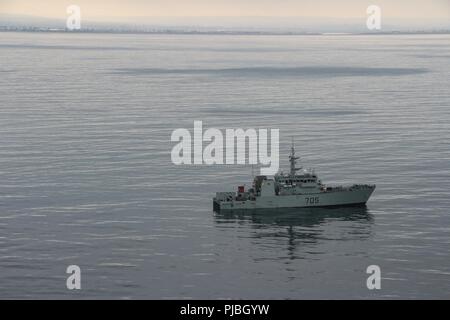 Océan Pacifique (12 juillet 2018) Marine royale du navire de défense côtière (NDC) NCSM Whitehorse (MM 705) fonctionne dans un exercice de déminage au large de la côte de San Diego dans le cadre du commandant de la Force (CTF 177) au cours de l'exercice Rim of the Pacific (RIMPAC) dans le sud de la Californie, le 12 juillet. La CTF 177 est le commandant de la guerre des mines de l'exercice RIMPAC. Vingt-cinq nations, 46 navires, 5 sous-marins, environ 200 avions et 25 000 personnes participent à l'EXERCICE RIMPAC du 27 juin au 2 août dans et autour des îles Hawaï et la Californie du Sud. Le plus grand exercice maritime international Banque D'Images