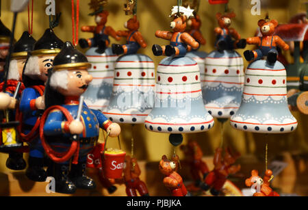 Décorations de Noël sur le marché de Noël de Bruges, Belgique Banque D'Images