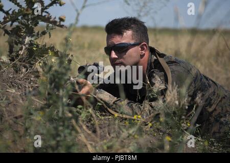 SHIROKY LAN, l'Ukraine (13 juillet 2018) Une compagnie maritime affecté à Echo, 2e Bataillon, 25e Régiment de Marines, participe à une compagnie mécanisée à répétition attaque Shiroky fil Centre de formation à l'Ukraine au cours de l'exercice Sea Breeze 2018, 13 juillet. Brise de Mer est une aux États-Unis et l'Ukraine co-organisé l'exercice maritime multinational qui s'est tenue à la mer Noire et est conçu pour améliorer l'interopérabilité des pays participants et de renforcer la sécurité maritime dans la région. Banque D'Images