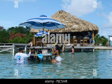 Palapa Bar Plage secrète, Belize, Ambergris Caye Banque D'Images