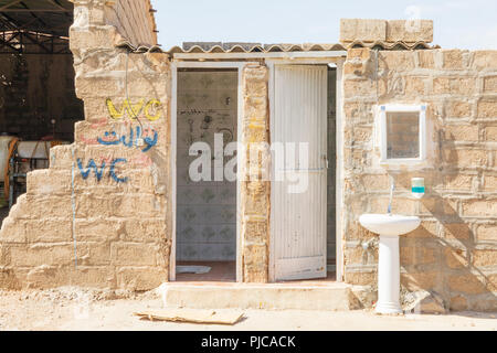 République islamique d'Iran, de la province du Fars, les zones rurales. Une salle de bains privative. Banque D'Images