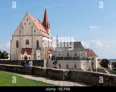 République tchèque, en Moravie, Znojmo, StNicholas & église chapelle Venceslas Banque D'Images