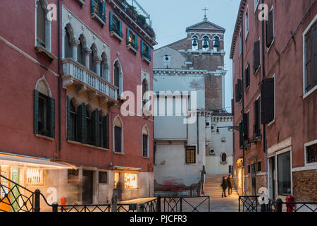 Scène en soirée à partir de la vieille ville de Venise Banque D'Images