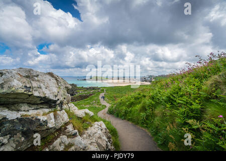 Saint Ives, Angleterre - Juin 2018 : sentier du littoral le long de la côte de Cornouailles à Saint Ives, Cornwall, UK Banque D'Images