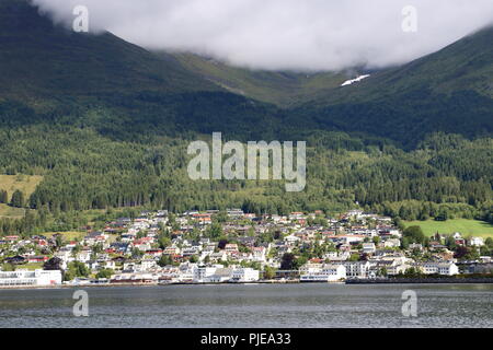 Une vue sur la mer à la ville à Orsta en Norvège, état More og Romsdal Banque D'Images