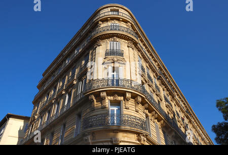 Haussmann traditionnel français et de l'architecture d'habitation à Marseille. Banque D'Images