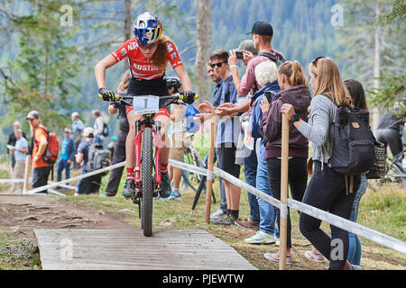 Lenzerheide (Suisse). 5 septembre 2018. Laura Stigger pendant l'UCI 2018 Championnats du Monde de vélo de montagne cross-country Juniors Femmes XCO Olympique dans la région de Lenzerheide. Crédit : Rolf Simeon/Alamy Live News Banque D'Images