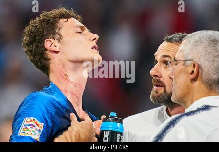 Munich, Allemagne. 6 Septembre, 2018. Allemagne - France, Soccer, Munich, le 06 septembre 2018 Benjamin PAVARD, blessures FRA 2 Allemagne - FRANCE 0-0 Important : DFB règlement interdit toute utilisation des photographies comme des séquences d'images et/ou quasi-vidéo. Nations de Football League, de la saison 2018/2019, le 06 septembre 2018 Munich, Allemagne. Crédit : Peter Schatz/Alamy Live News Banque D'Images