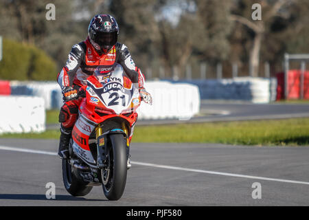 Winton, Victoria, Australie. 30Th Jun 2018. Troy Bayliss racing pour Desmosport Ducati course, équitation sa Ducati 1299 ED final au cours de la pratique. Credit : brett keating/Alamy Live News Banque D'Images