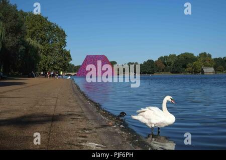 7 septembre 2018 Londres Royaume-uni : Météo : ciel bleu dans Hyde Park . Credit : Claire Doherty/Alamy Live News Banque D'Images