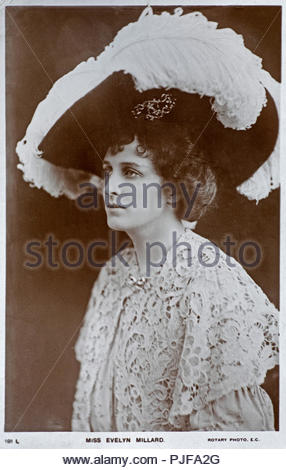 Evelyn Millard, portrait 1869 - 1941 était une actrice, acteur shakespearien anglais-manager et 'STAGE' de la fin du xixe et au début du xxe siècles, peut-être mieux connu pour la création du rôle de Cecily Cardew dans l 1895 première de la pièce d'Oscar Wilde l'importance d'être constant, vintage real photo carte postale de 1906 Banque D'Images