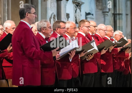 Rochester, Angleterre - Juillet 2018 : Mens Choir d'effectuer dans une cathédrale, Kent, UK Banque D'Images