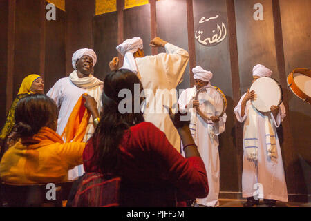 Nubian africain de danse et de chants soufis, Le Caire, Egypte Banque D'Images