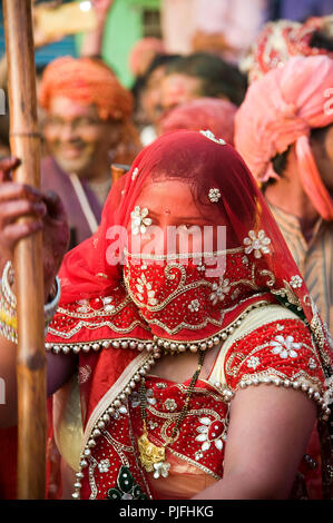 Les dévots ils clelebrate Lathmar Holi Festival au village nandgaon Mathura Uttar Pradesh, Inde, Asie du Sud Banque D'Images