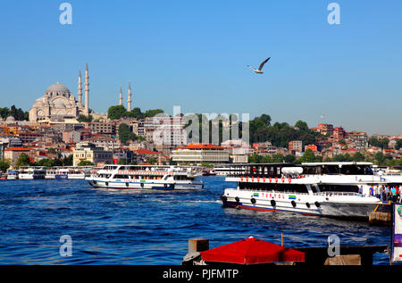 Turquie, Istanbul (municipalité de Fatih) trimestre d'Eminonu, la corne d'or et de la Mosquée de Suleymaniye Banque D'Images