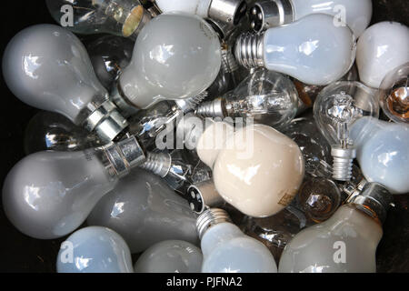 Une sélection de l'ancienne utilisation des ampoules à incandescence intérieure Banque D'Images