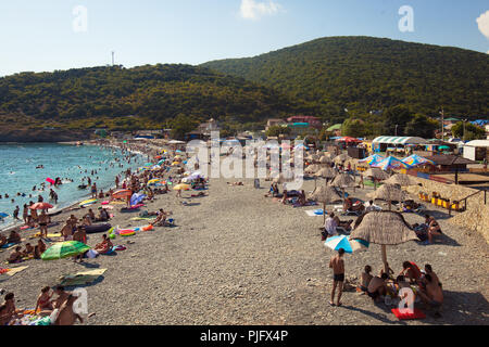 Les touristes en vacances, Durso beach, Russie Banque D'Images