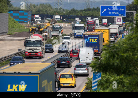 Sur le site de construction d'autoroute A42, près de Gelsenkirchen, toute nouvelle construction de la chaussée rétrécie, voies, Banque D'Images