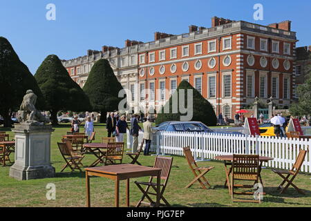 Jensen FF Vignale (1967), British Legends, les membres de l'enceinte, Concours d'élégance 2018, 2 septembre 2018. Hampton Court Palace, Londres, Royaume-Uni, Europe Banque D'Images