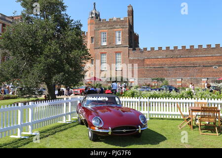 Jaguar E-Type Series 1 (1961), British Legends, les membres de l'enceinte, Concours d'élégance 2018, 2 septembre 2018. Hampton Court Palace, Londres, Royaume-Uni, Europe Banque D'Images