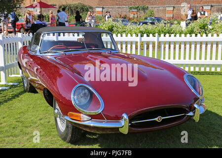 Jaguar E-Type Series 1 (1961), British Legends, les membres de l'enceinte, Concours d'élégance 2018, 2 septembre 2018. Hampton Court Palace, Londres, Royaume-Uni, Europe Banque D'Images