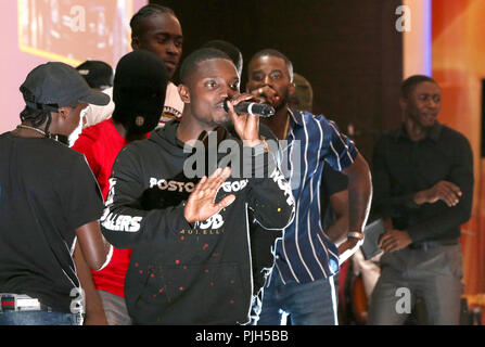 Les rappeurs de forage mis gospel artists 'espère effectuer des concessionnaires sur scène lors d'un événement tenu au Nation SAVS le Riverbank Park Plaza, Londres. Banque D'Images