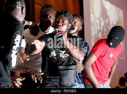 Les rappeurs de forage mis gospel artists 'espère effectuer des concessionnaires sur scène lors d'un événement tenu au Nation SAVS le Riverbank Park Plaza, Londres. Banque D'Images