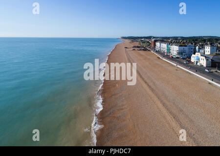 Vue aérienne de la plage à traiter sur la côte du Kent Banque D'Images