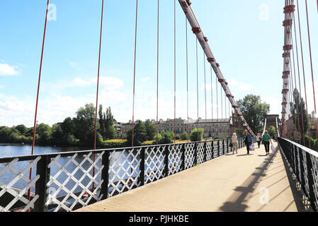 South Portland Street passerelle suspension la rivière Clyde, à Glasgow, Royaume-Uni Banque D'Images