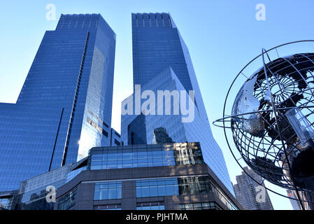 Kim Brandell's globe et gratte-ciels, Midtown, Manhattan, New York City, USA Banque D'Images